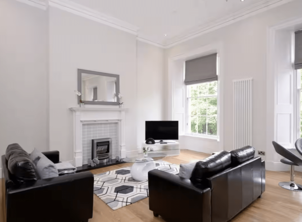 Queen Street, Flat 4