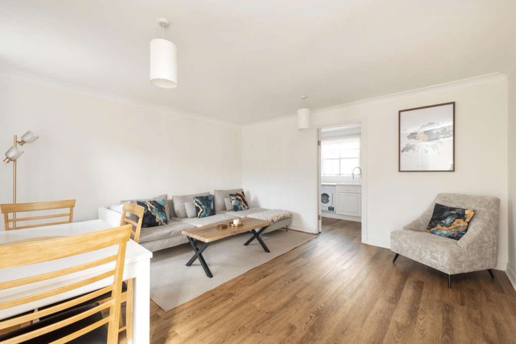West Werberside – Homely 2BD in Quiet Development