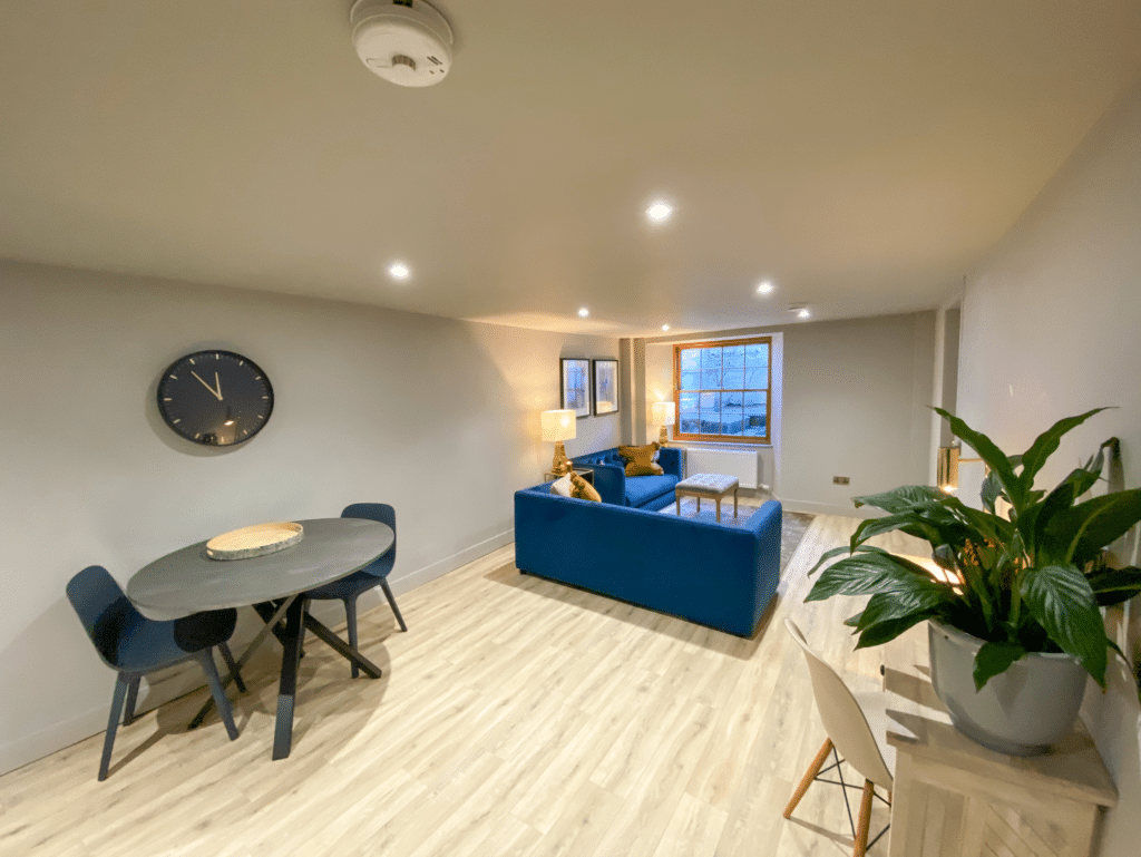 Scotland Str – New Town stylish apartment with great location.