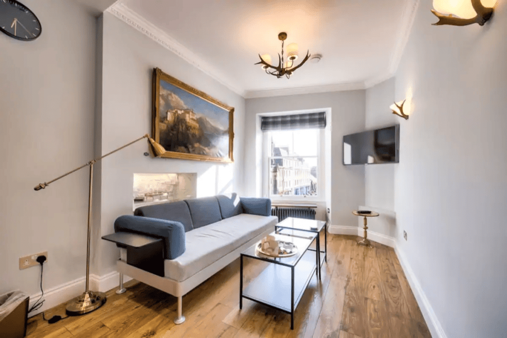 Upper Bow – Luxurious, Modern 1BR flat near Castle