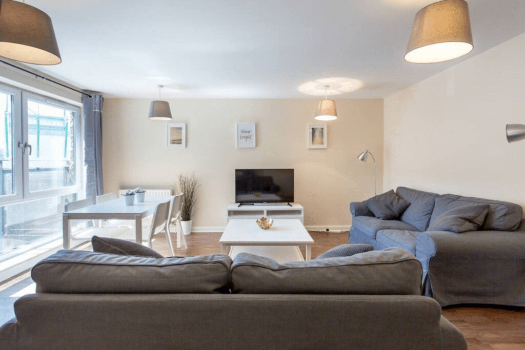 Hawkhill –  2 Bed, Modern Apartment with Parking