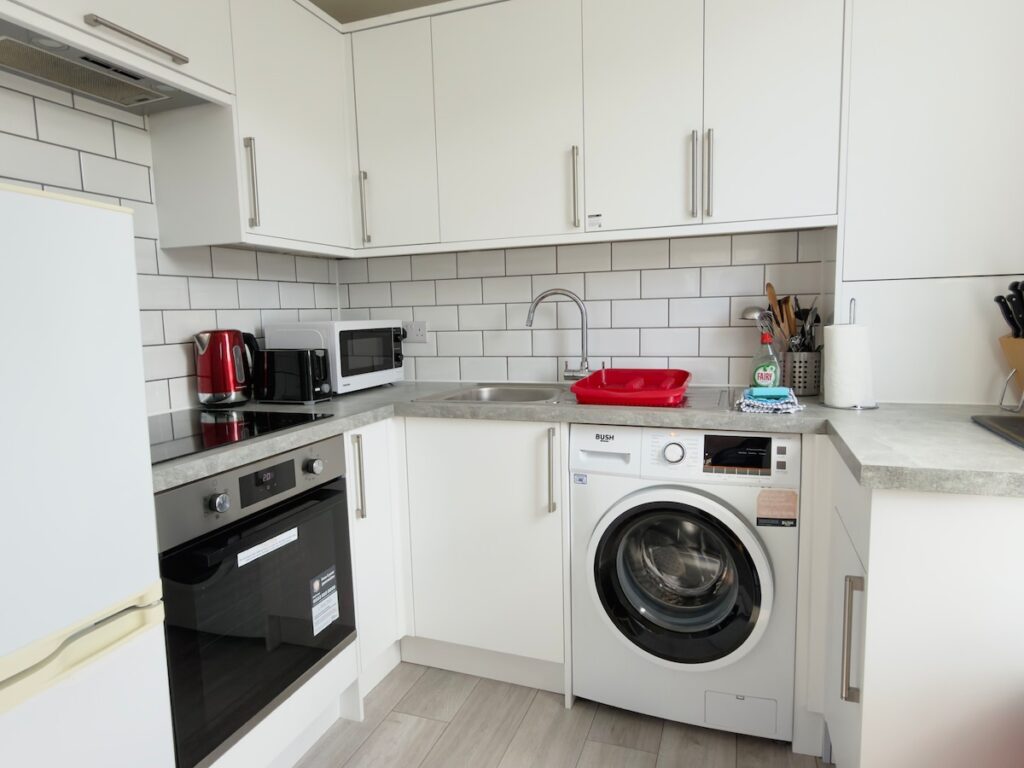 Carnegie – 1BD, steps away from Arthur’s Seat
